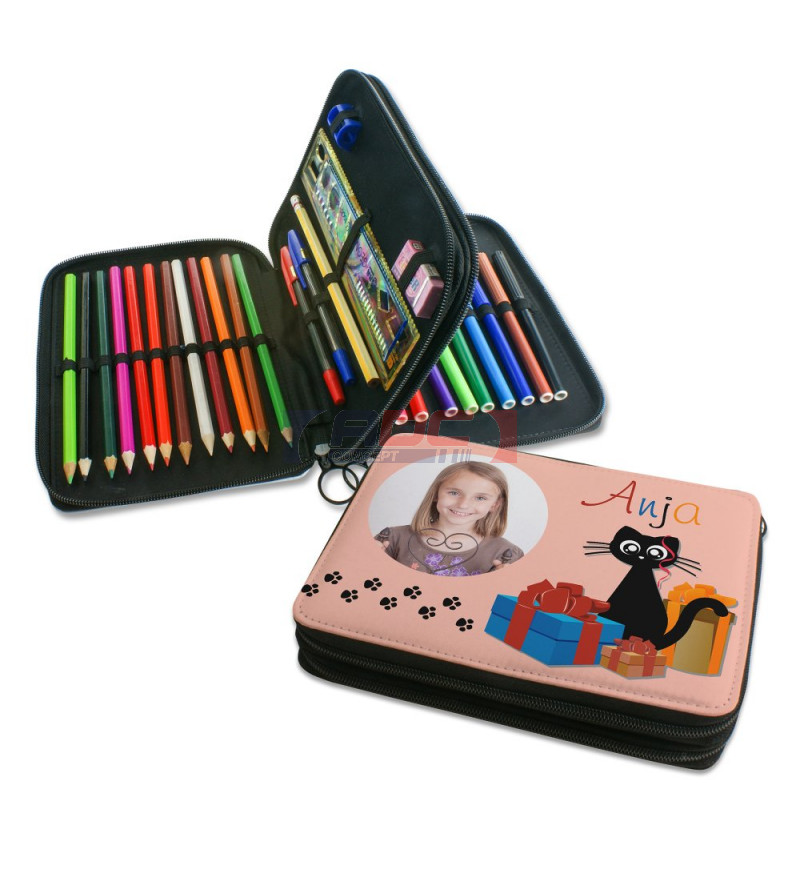 Trousse à crayons noire avec stylos couleur, feutres, règle