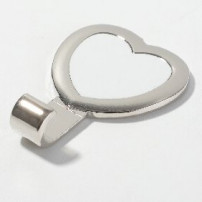Crochet ou porte torchon en métal argenté adhésif forme cœur (vendu à l'unité)
