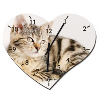 Horloge forme coeur en fibres dures (MDF) 24,5 x 20 cm (vendu à l'unité)