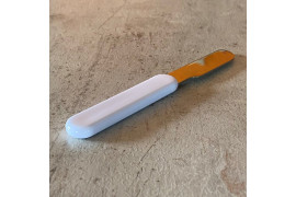Couteau en inox pour enfant avec manche plat en plastique blanc (vendu à l'unité)