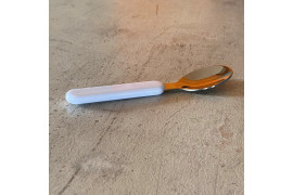 Cuillère en inox pour enfant avec manche plat en plastique blanc (vendu à l'unité)