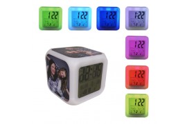 Réveil cube lumineux éclairage led avec 3 plaques sublimables (vendu à l’unité)