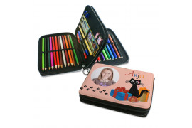 Trousse à crayons noire avec stylos couleur, feutres, règle, taille-crayon, gomme (vendu à l'unité)
